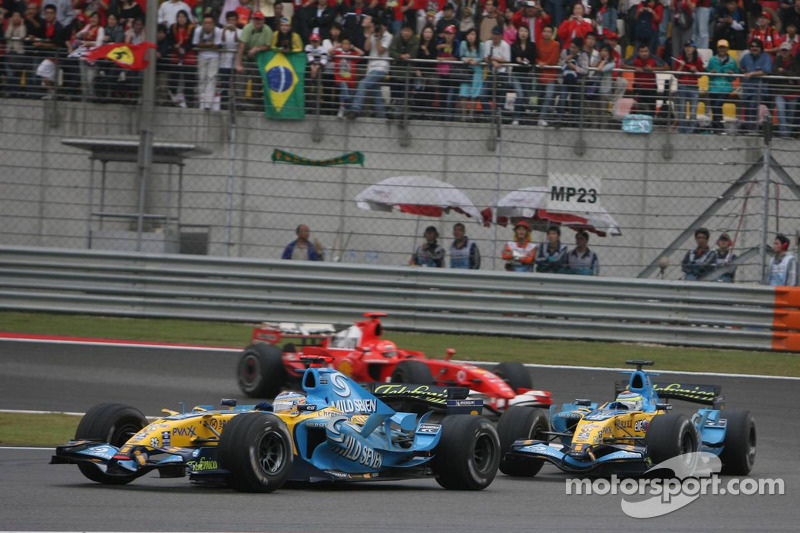 Fernando Alonso lidera a Giancarlo Fisichella y Michael Schumacher