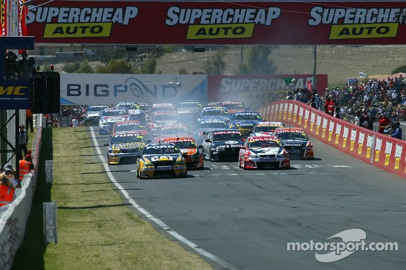 The start of the 2006 Bathurst 1000
