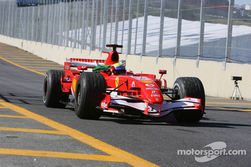 Ganador de la carrera Felipe Massa celebra