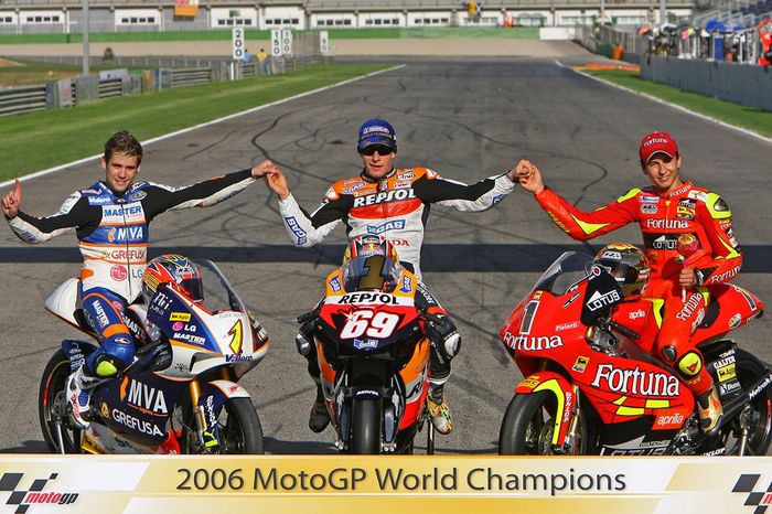 Campeones 2006: 125cc Álvaro Bautista, MotoGP Nicky Hayden y 250cc Jorge Lorenzo