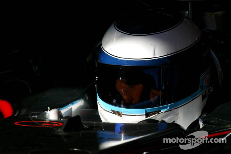 Mika Hakkinen test voor McLaren Mercedes