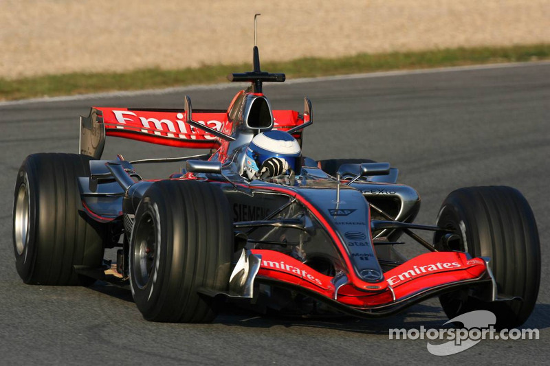 Mika Hakkinen, al volante del McLaren Mercedes MP4-21 (2006)