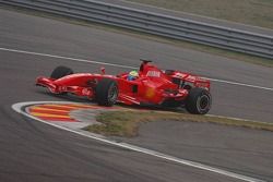 Felipe Massa prueba el nuevo Ferrari F2007