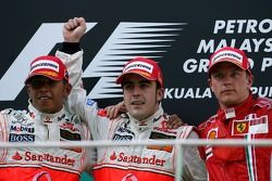 Podium: Sieger Fernando Alonso, 2. Lewis Hamilton, 3. Kimi Räikkönen