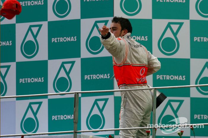 Podio: ganador de la carrera Fernando Alonso