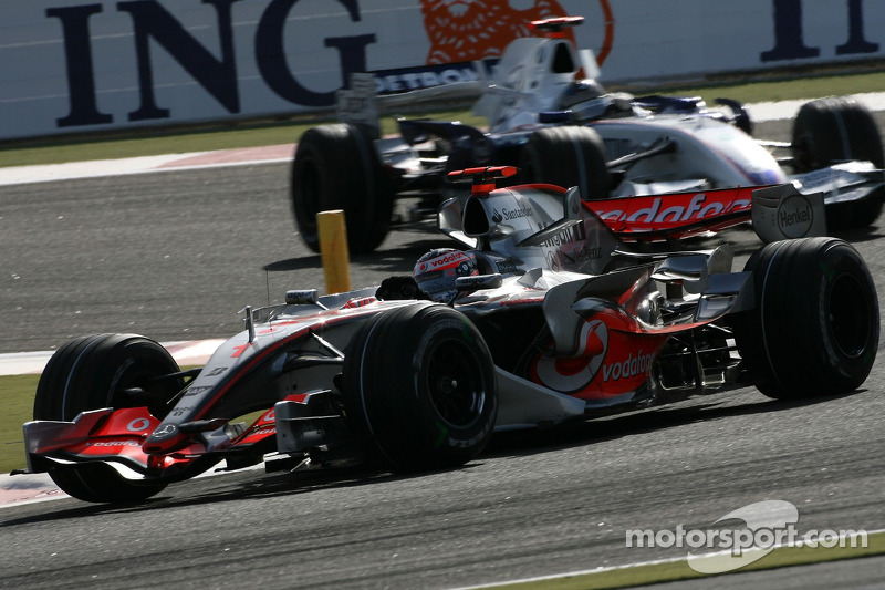 Fernando Alonso, McLaren Mercedes, MP4-22, Nick Heidfeld, BMW Sauber F1 Team, F1.07