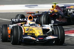 Giancarlo Fisichella, Renault F1 Team, R27, Mark Webber, Red Bull Racing, RB3