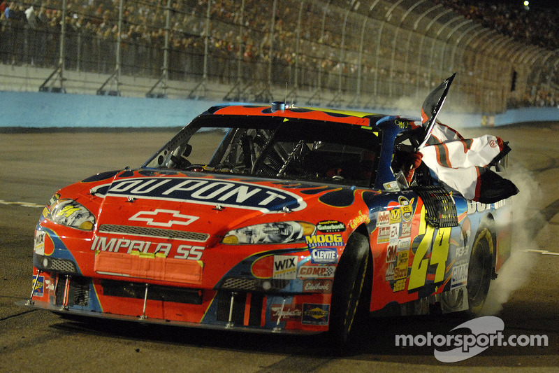 Jeff Gordons Ehrenrunde für Dale Earnhardt