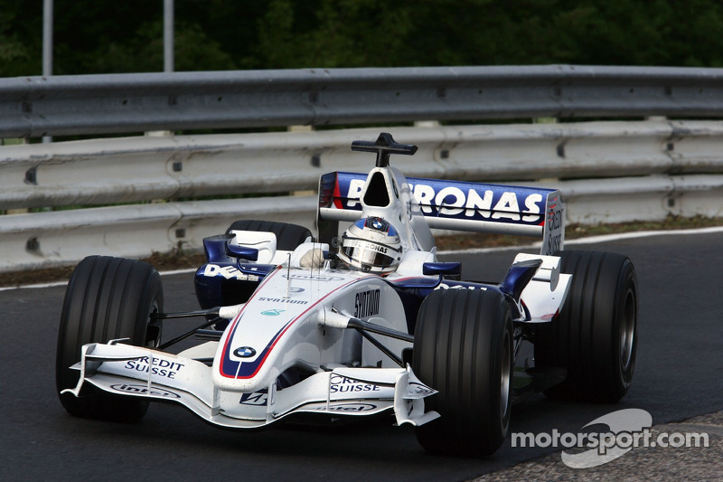 Nick Heidfeld, BMW Sauber F1 Team, met de BMW Sauber F1 over de Nordschleife