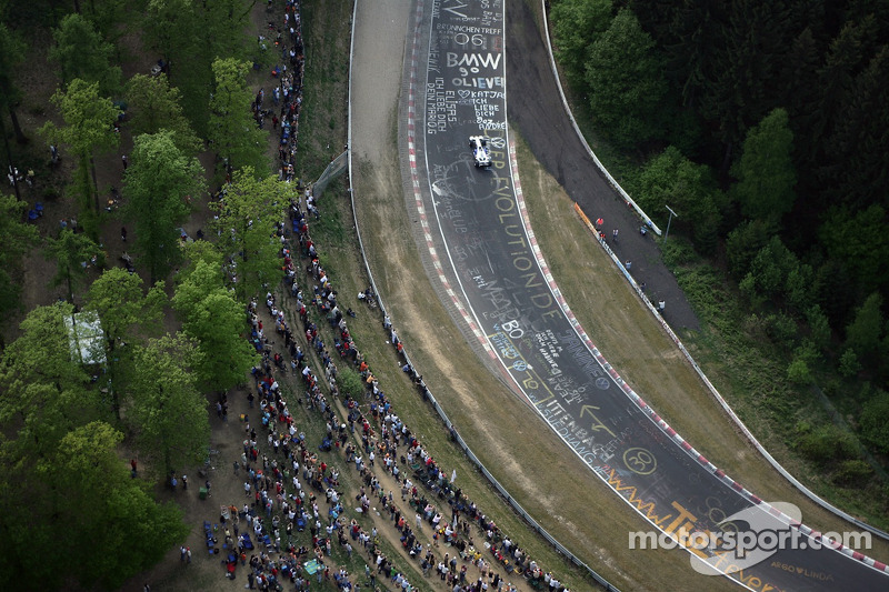 Nick Heidfeld, BMW Sauber F1 Team, met de BMW Sauber F1 over de Nordschleife