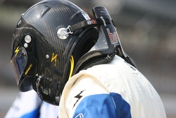 Système HANS attaché au casque du pilote