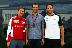 (De izquierda a derecha): Sebastian Vettel, Ferrari con Alexander Wurz, Williams Mentor conductor y