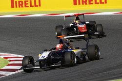 Mitch Gilbert, Carlin leads Oscar Tunjo, Trident