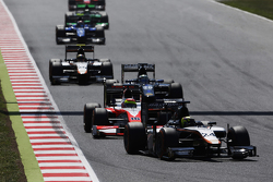 Nick Yelloly, Hilmer Motorsport, vor Sergio Canamasas, MP Motorsport