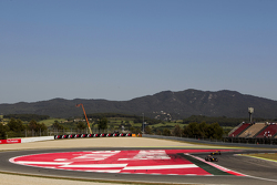 Pierre Gasly, DAMS leads Alex Lynn, DAMS