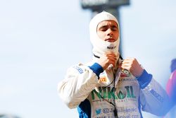 Julian Leal, Carlin