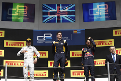 Podium: second place Stoffel Vandoorne, ART Grand Prix and winner Alex Lynn, DAMS and Pierre Gasly, DAMS