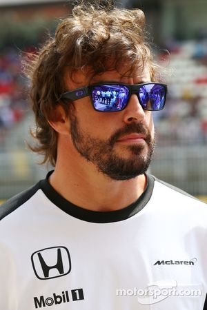 Fernando Alonso, McLaren en el desfile de pilotos