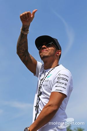 Lewis Hamilton, Mercedes AMG F1 lors de la parade des pilotes