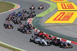 Max Verstappen, Scuderia Toro Rosso STR10 and Felipe Massa, Williams FW37 at the start of the race