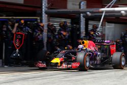 Daniel Ricciardo, Red Bull Racing pendant un arrêt aux stands