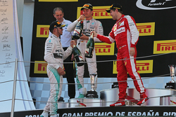 Podium: Lewis Hamilton, Mercedes AMG F1, second; Nico Rosberg, Mercedes AMG F1, race winner; Sebastian Vettel, Ferrari, third