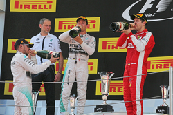 Podium: Lewis Hamilton, Mercedes AMG F1, second; Nico Rosberg, Mercedes AMG F1, race winner; Sebastian Vettel, Ferrari, third