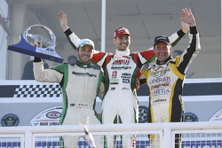 Podium: el ganador de la carrera, Facundo Ardusso, segundo lugar, Agustín Canapino, tercer lugar, Omar Martínez