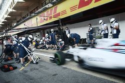 Williams oefent pitstops