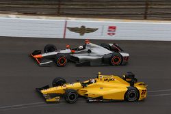 Stefano Coletti, KV Racing Technology and Oriol Servia, Rahal Letterman Lanigan Racing Honda