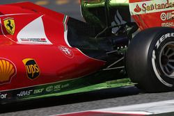 Рафаэле Марчелло, тестовый пилот Ferrari SF15-T с краской для проверки аэродинамики