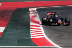 Пьер Гасли, тестовый пилот Scuderia Toro Rosso STR10