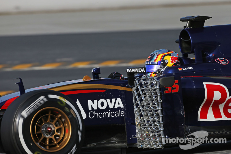 Carlos Sainz Jr., Scuderia Toro Rosso STR10 corriendo el equipo de sensor
