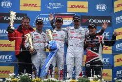 Race 1 Podium: Sébastien Loeb and Jose Maria Lopez and Yvan Muller, Citroën World Touring Car team a