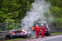 Aftermath of the #50 Aston Martin Test Centre Aston Martin GT12: Chris Harris, Shinichi Katsura, Kazunori Yamauchi, Andreas Gülden crash