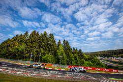 #26 Marc VDS Racing, BMW Z4 GT3: Augusto Farfus, Jörg Müller, Nicky Catsburg, Dirk Adorf und #28 Audi Sport Team WRT, Audi R8 LMS: Christopher Mies, Edward Sandström, Nico Müller, Laurens Vanthoor