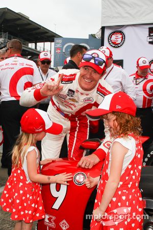 Scott Dixon, Chip Ganassi Racing celebrates pole position