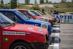 Машины на старте. Категория Д2Н