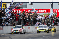 Zielflagge: #301 Sorg Rennsport, BMW M235i Racing: Friedhelm Mihm, Heiko Eichenberg, Kevin Warum, Torsten Kratz, und #11 Bentley Team HTP, Bentley Continental GT3: Harold Primat, Christopher Brück, Clemens Schmid, Marco Seefried