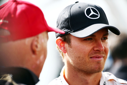 (I a D): Niki Lauda, directivo de Mercedes con Nico Rosberg, Mercedes AMG F1