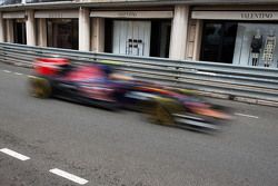 Карлос Сайнс мл., Scuderia Toro Rosso STR10