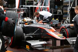 Stoffel Vandoorne, ART Grand Prix, switches from Pirelli super-softs to wets