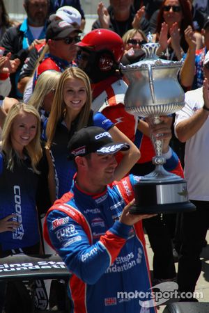 Race winner Jack Harvey, Schmidt Peterson Motorsports 