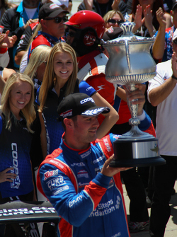Race winner Jack Harvey, Schmidt Peterson Motorsports