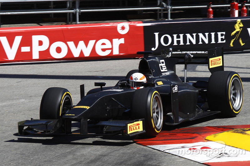 Martin Brundle menjajal mobil GP2 berpelek 18 inci