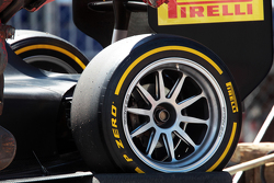 Демонстрационные заезды GP2 с 18-дюймовыми шинами Pirelli