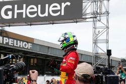 Ganador de la carrera Lucas di Grassi, Audi Sport Team Abt