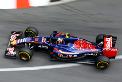 Carlos Sainz Jr., Scuderia Toro Rosso STR10