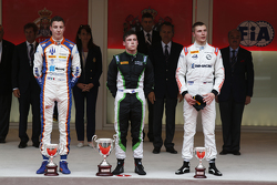 Ричи Стэнэвей, Status Grand Prix, Рафаэле Марчелло, Trident, и Сергей Сироткин, Rapax