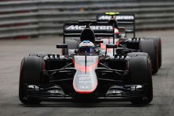 Фернандо Алонсо и Дженсон Баттон, McLaren MP4-30 Honda